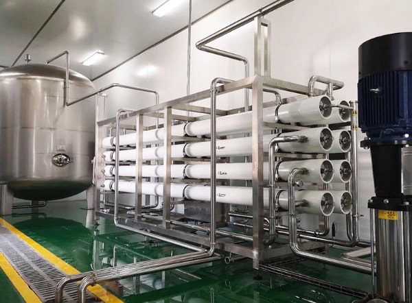 制藥工業的純化水設備跟普通的純水設備有什么區別？